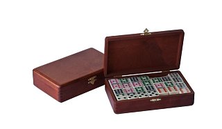 Domino s drevenou krabičkou 