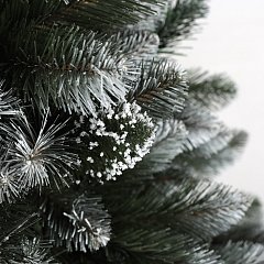 Detail větviček stromečku, zaoblené konce a větvička s diamantem - "brokát"